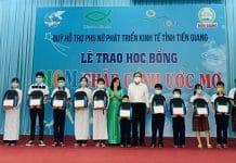 Scholarship Award Ceremony – “MOM makes dreams come true” in 2020.