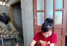 Water hyacinth knitting